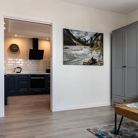 Luxcity In The Center Of Nowy Targ, Free Parking Appartement *